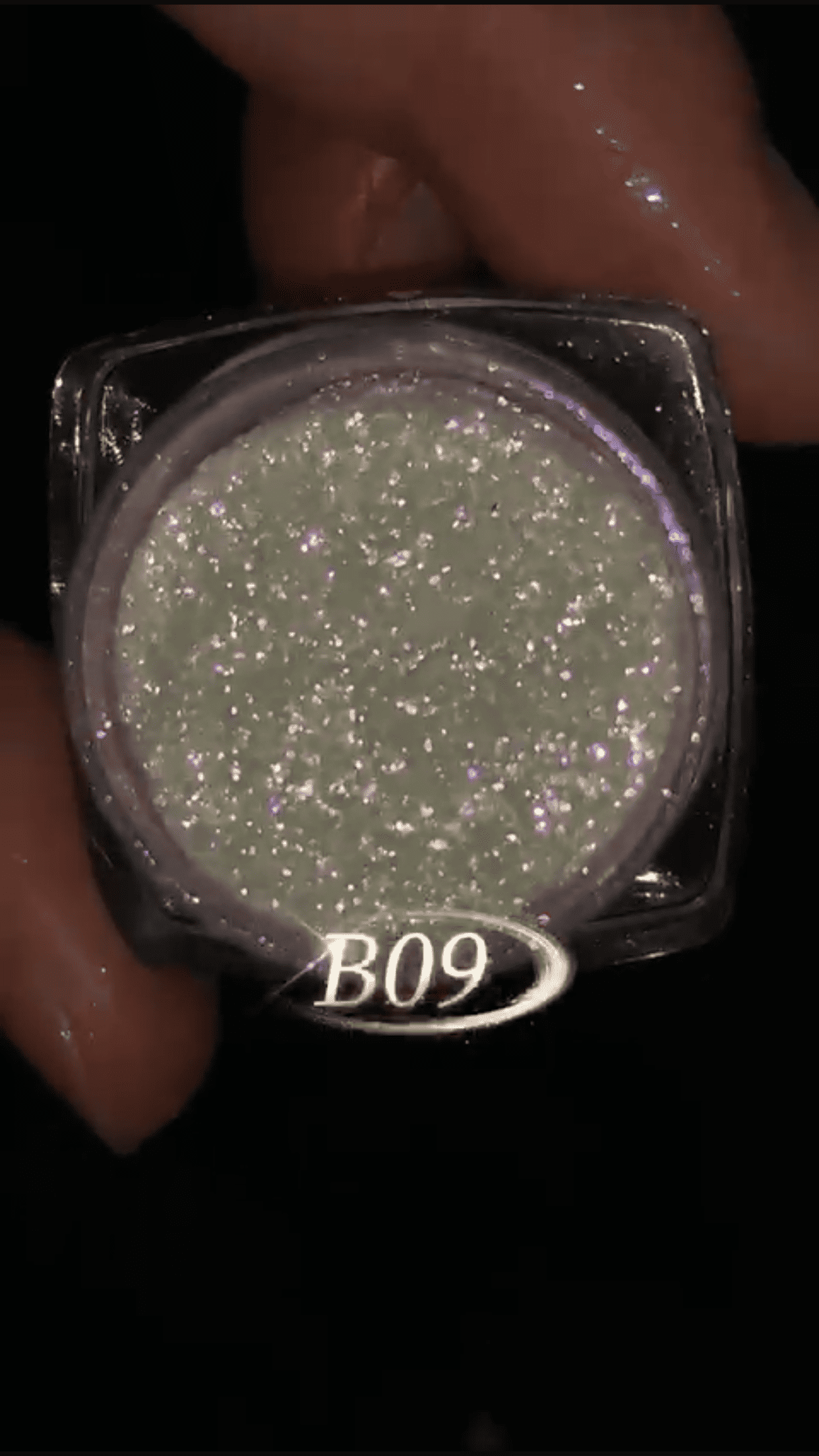 B09