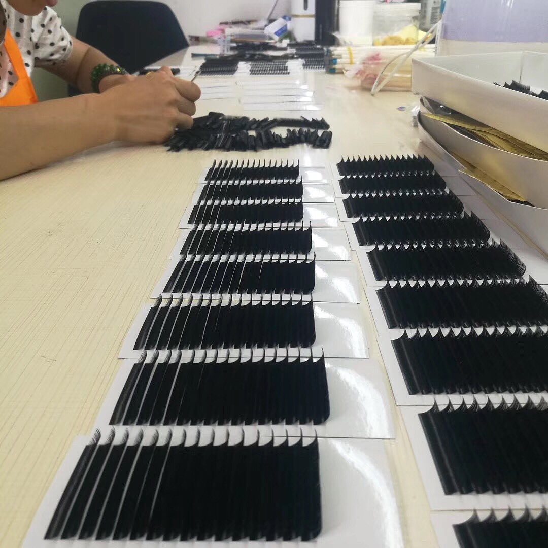 &nbsp;SLONA Factory Darkest  Silk Mink individual Eyelash Extensions