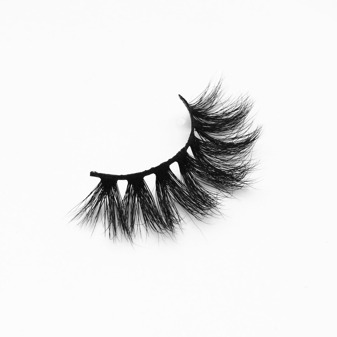 M070  Wholesale Vendor Real 3d Mink Lashes Tray Natural Wispy Fluffy 5d Faux Mink Strip Eyelashes