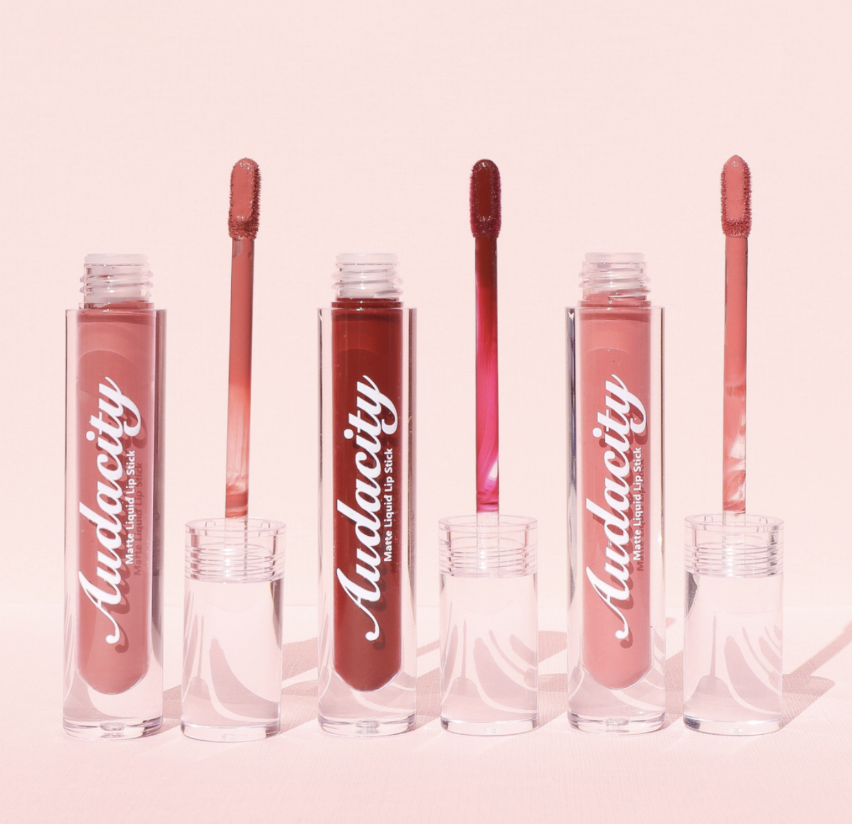 P67 Low MOQ Custom wholesale Clear Shiny Vegan Private Label Luxury Lip Gloss Base DIY Lipgloss